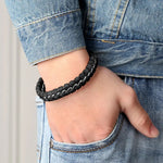 CUFF MAGNET LEATHER BRACELET - Vignette | WRIST ATTIRE