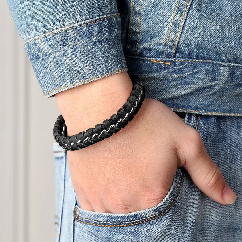 CUFF MAGNET LEATHER BRACELET